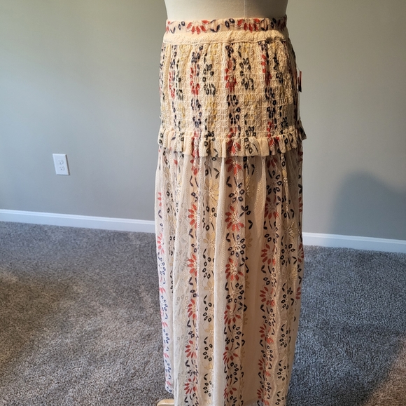 V. Cristina– Lt. Pastel, Orange, Blue, Peach/Natural Crochet Maxi Skirt (Size L) - Picture 2 of 15